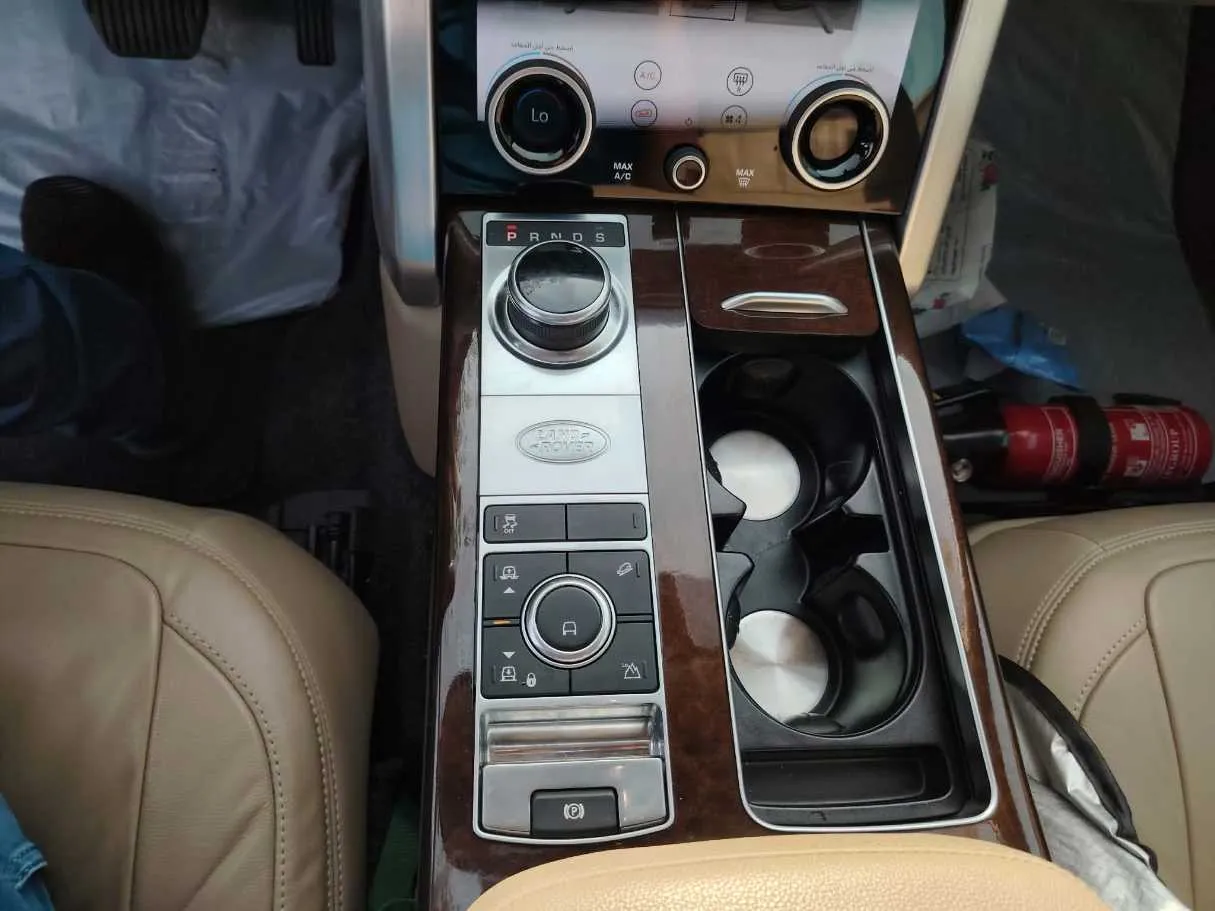 Car image 25