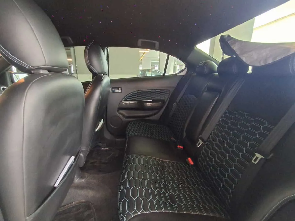 Car image 13