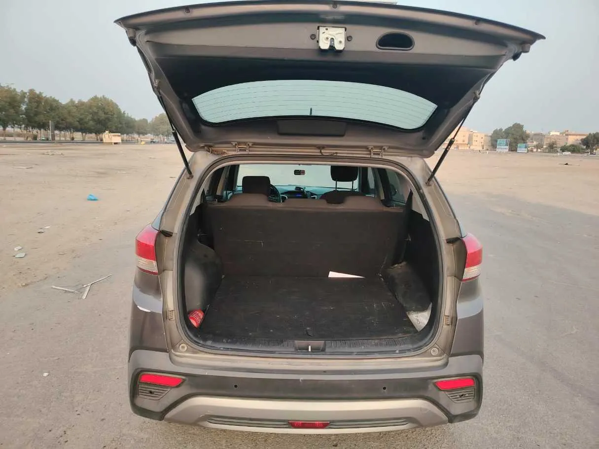 Car image 30