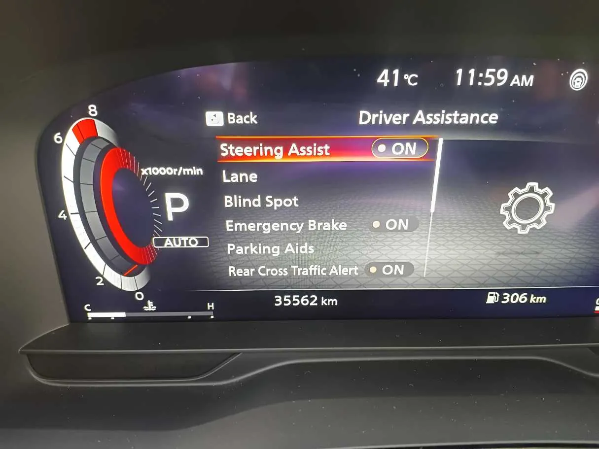 Car image 24