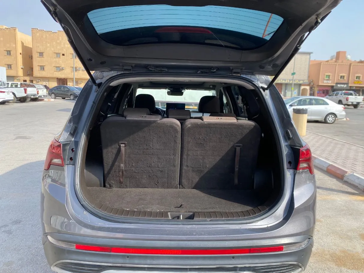 Car image 20