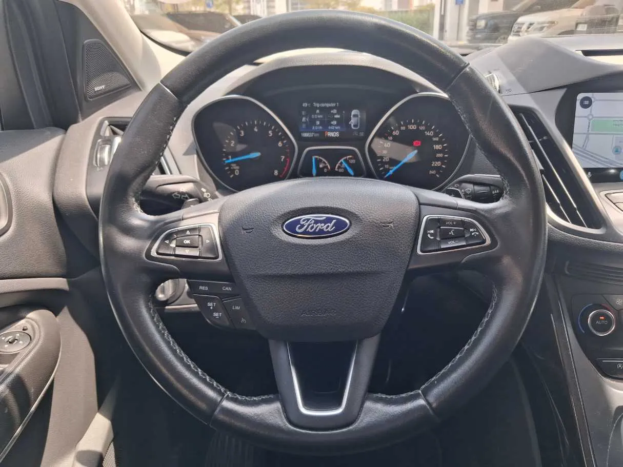 Car image 16