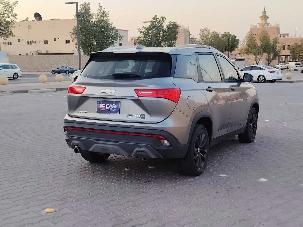 Car image 5