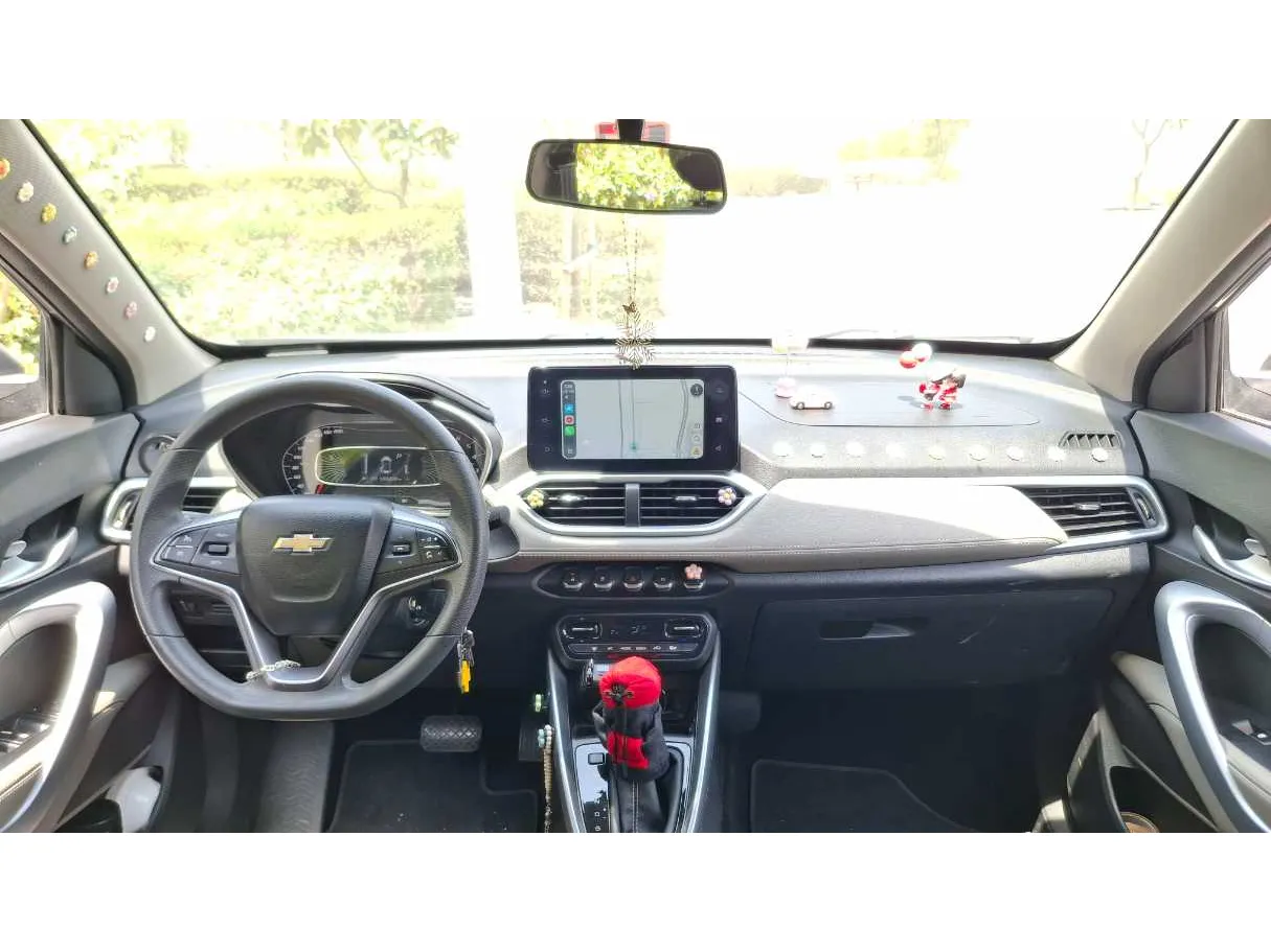 Car image 15