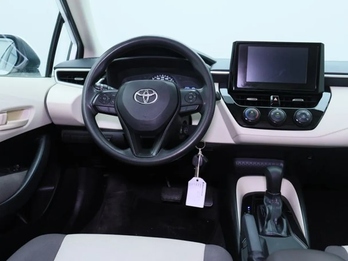 Car image 15