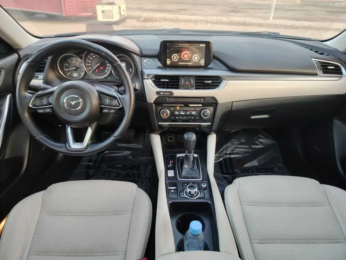 Car image 23