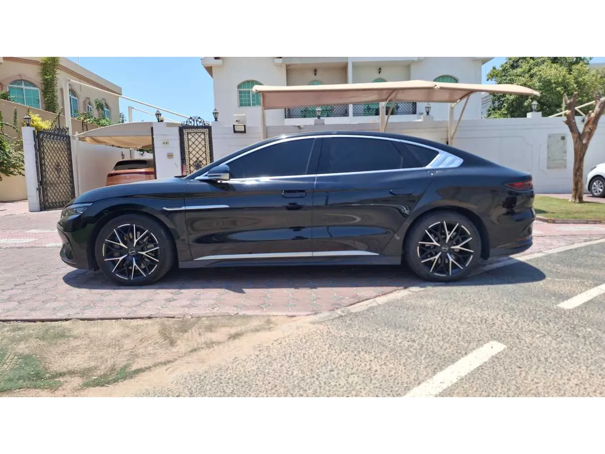 Car image 8