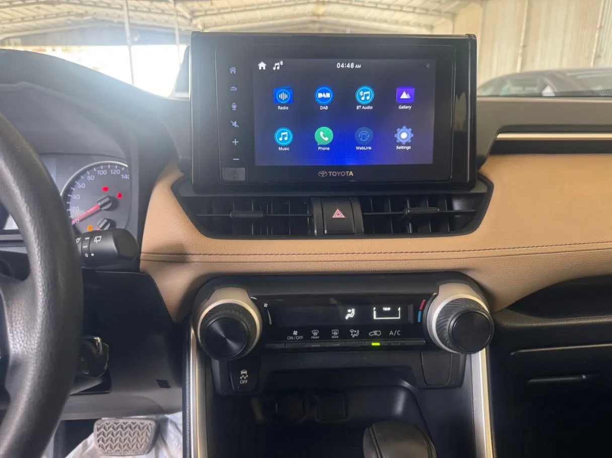 Car image 13