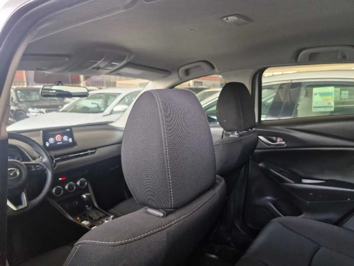 Car image 8