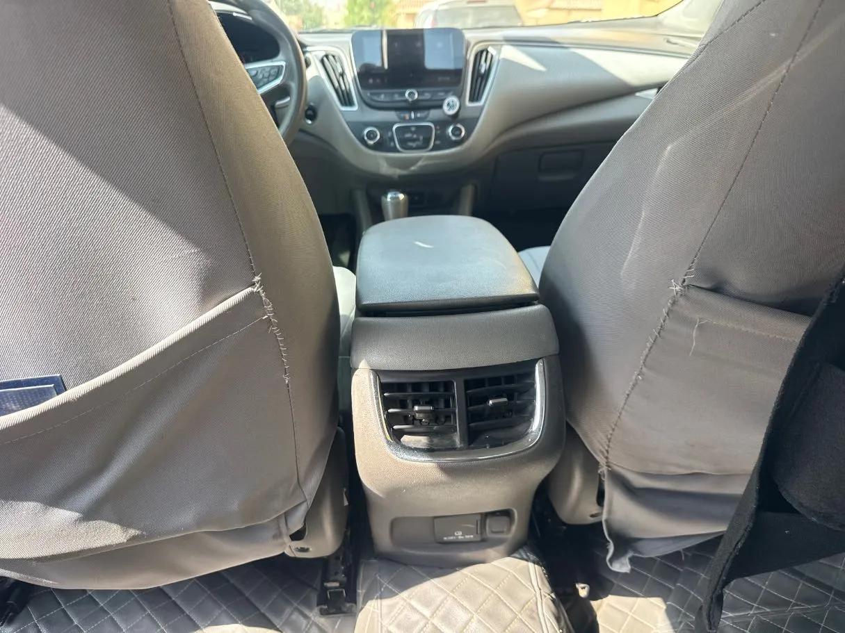 Car image 20