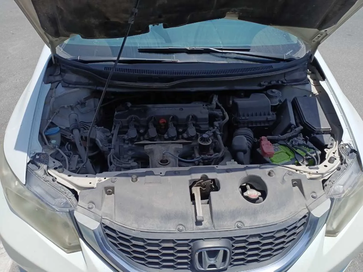 Car image 19
