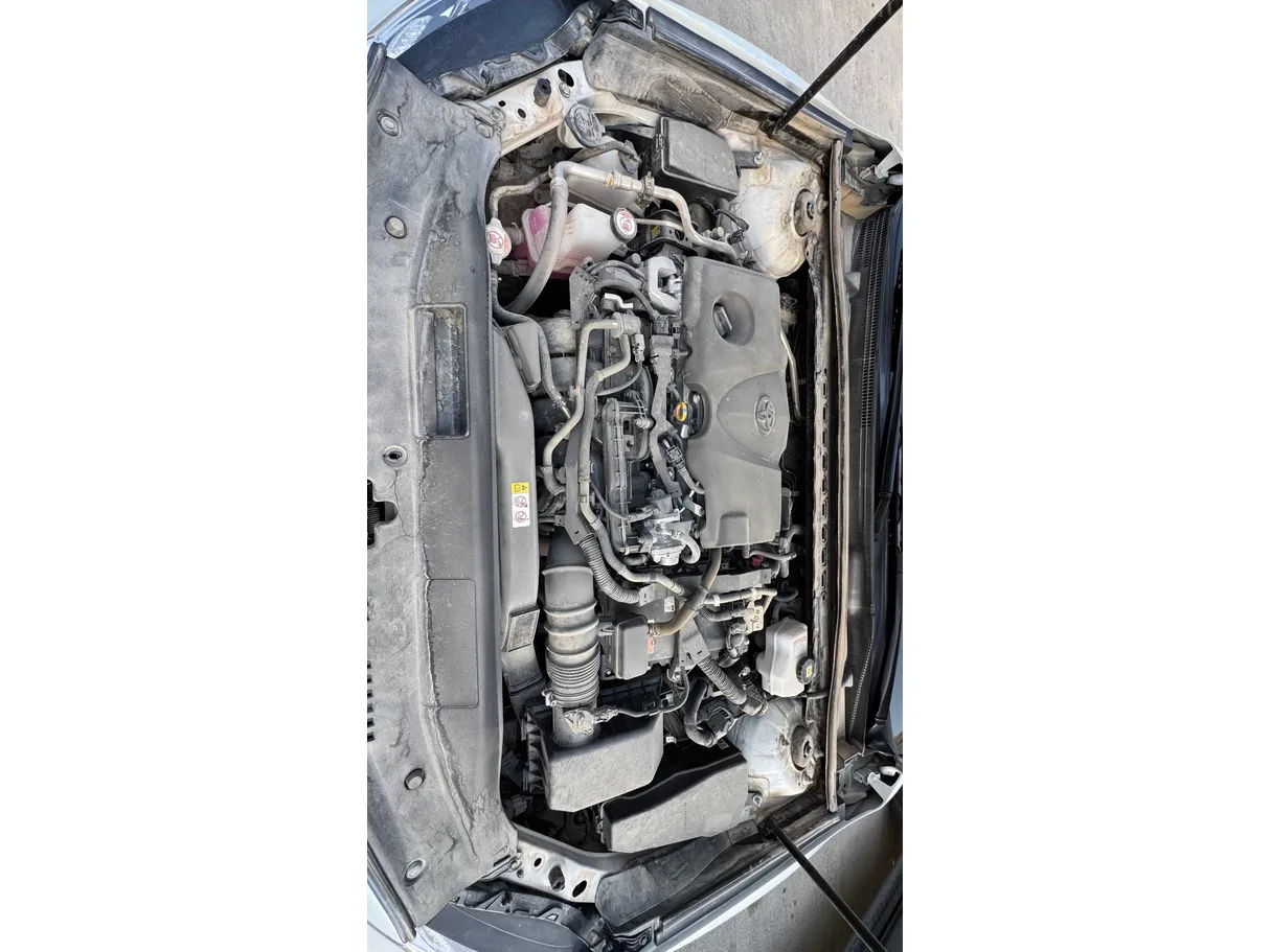 Car image 30