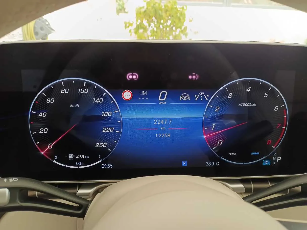 Car image 17