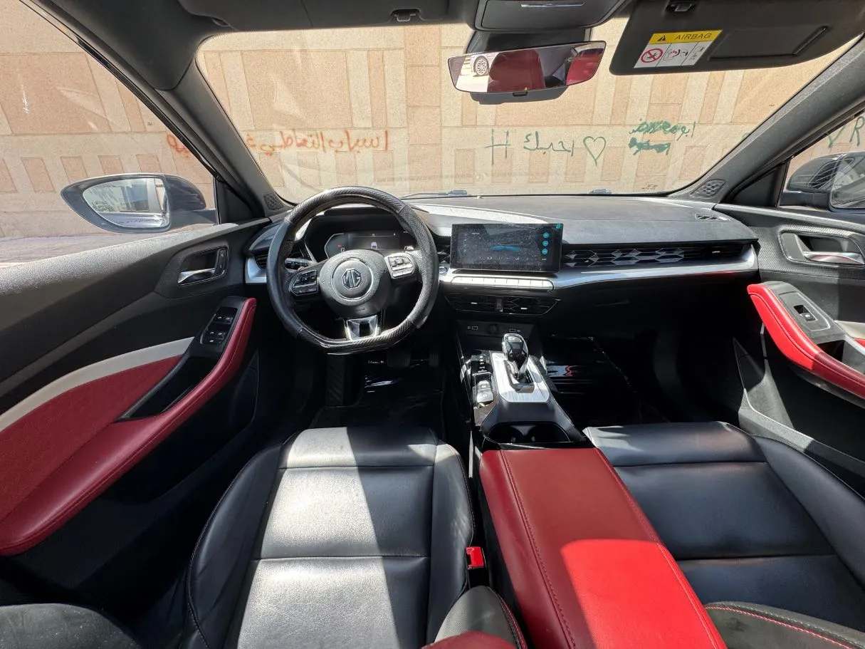 Car image 16
