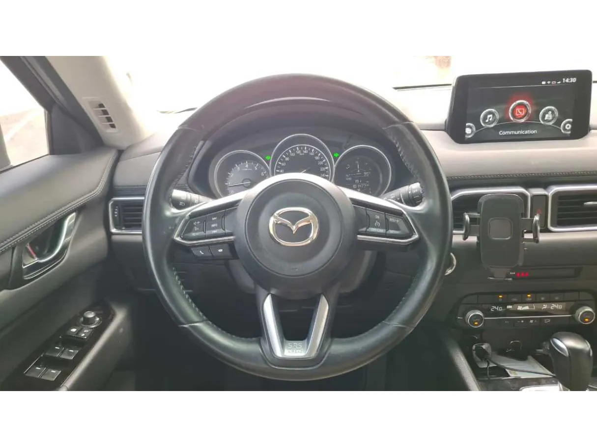 Car image 17