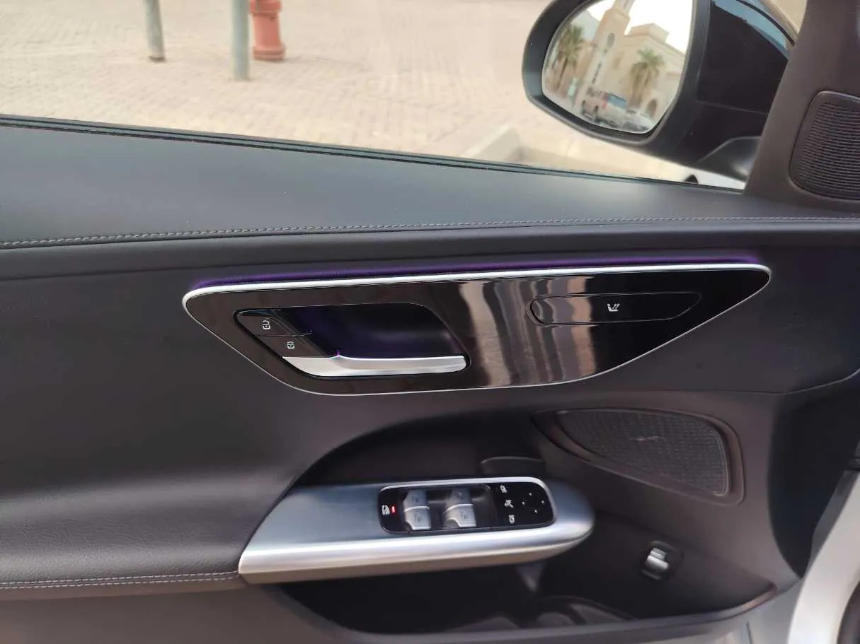 Car image 27
