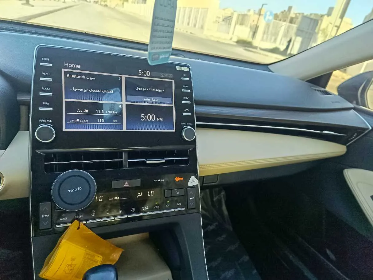 Car image 25