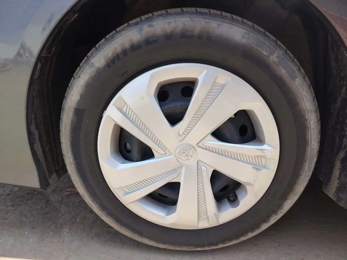 Car image 10