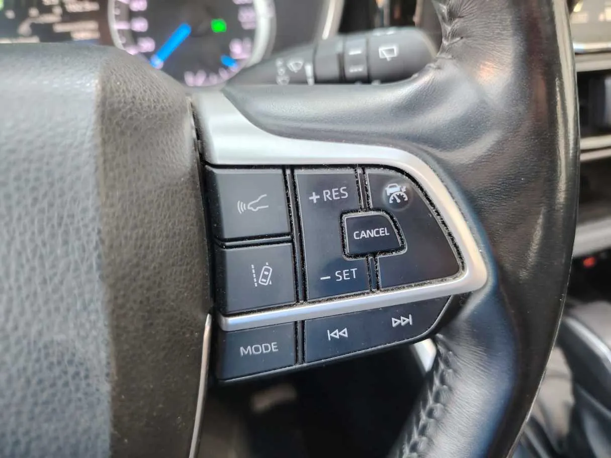 Car image 43