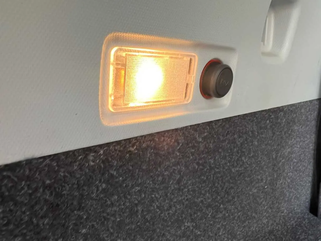 Car image 23