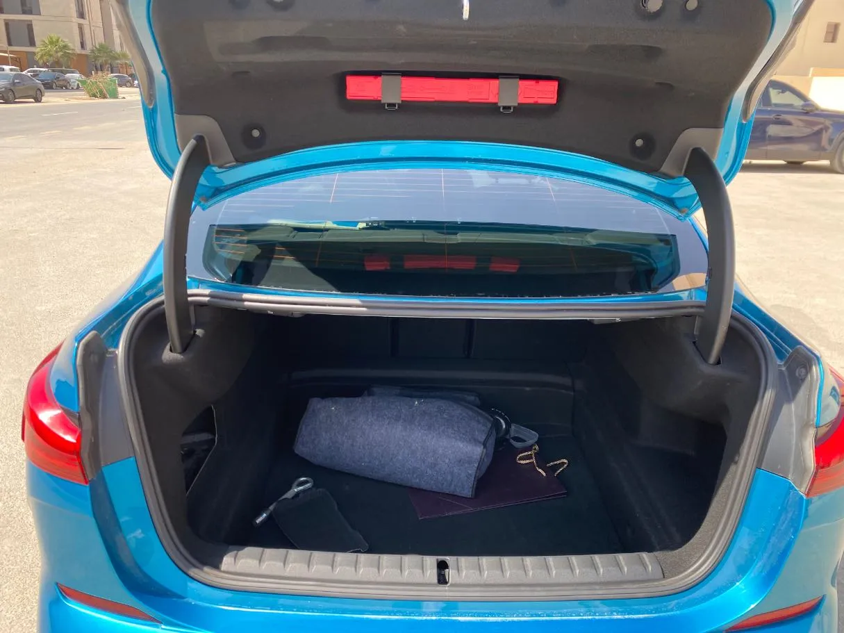 Car image 20