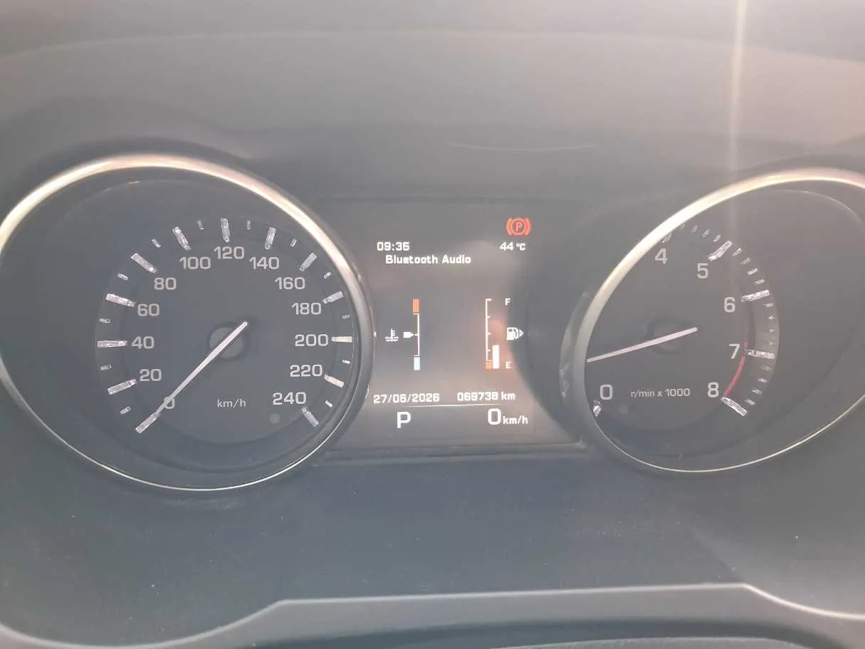Car image 10