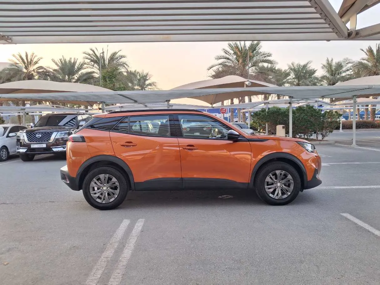 Car image 8
