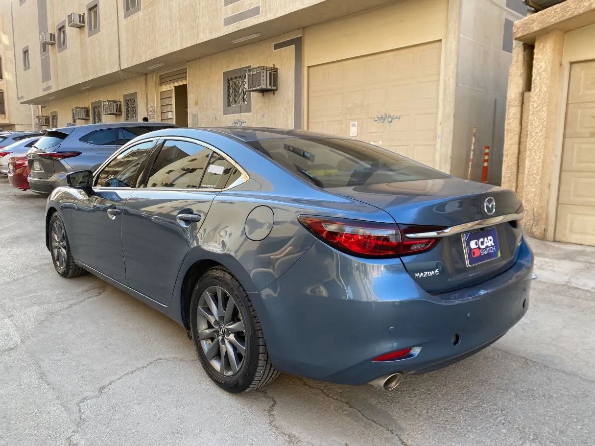 Car image 7