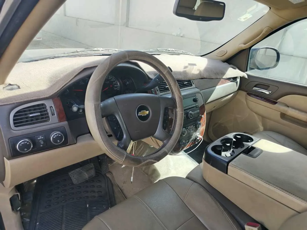 Car image 13