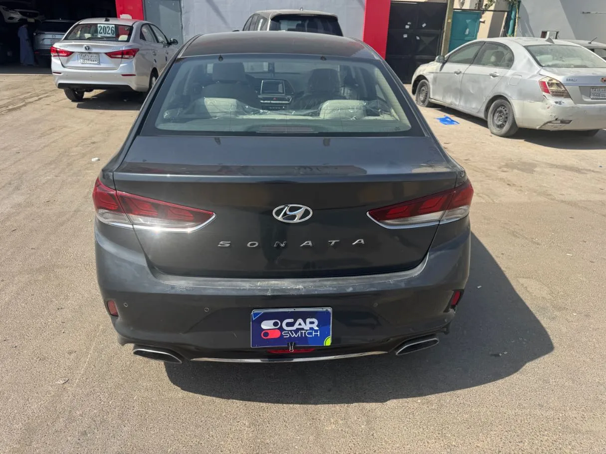 Car image 6