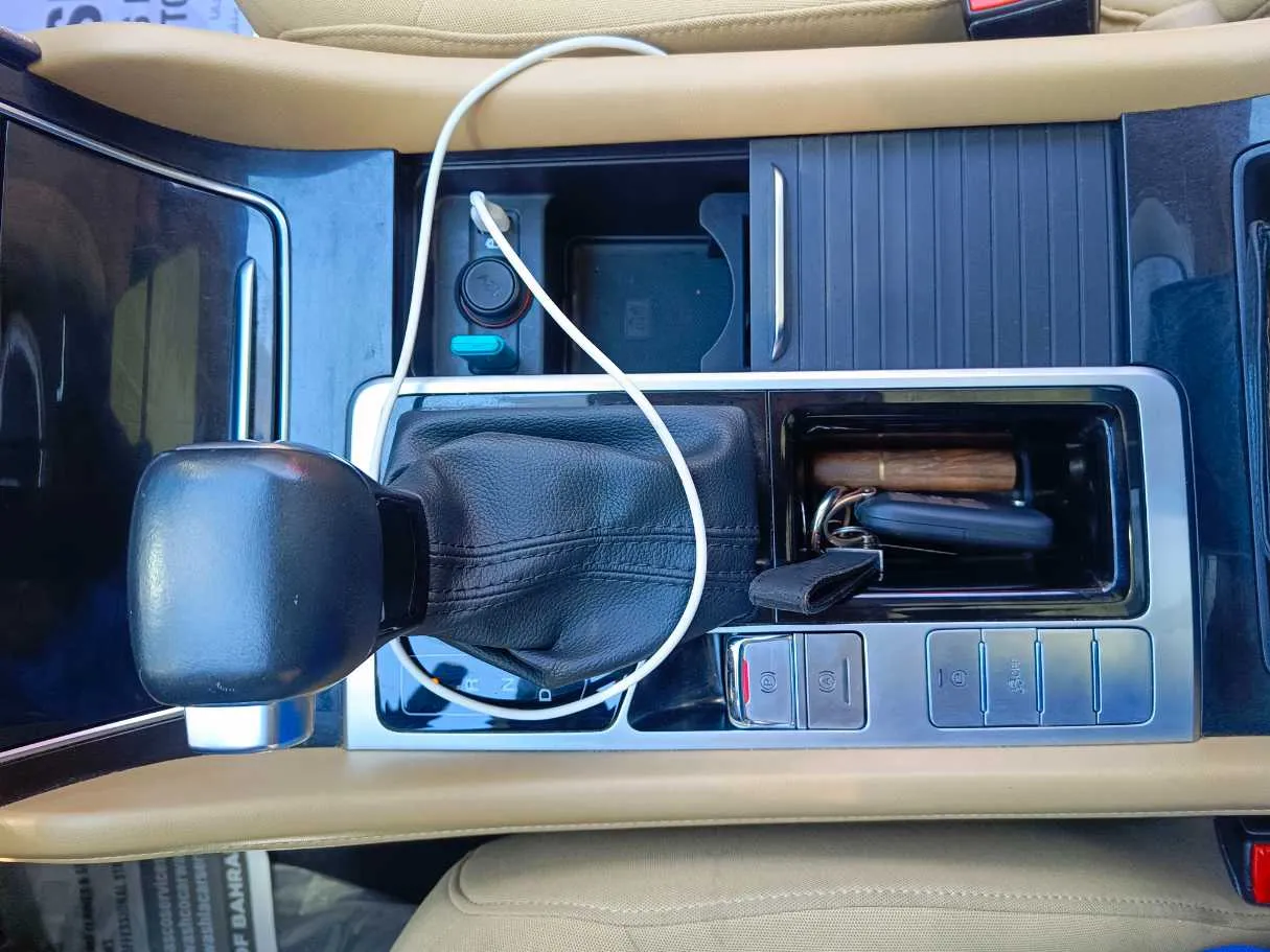 Car image 26