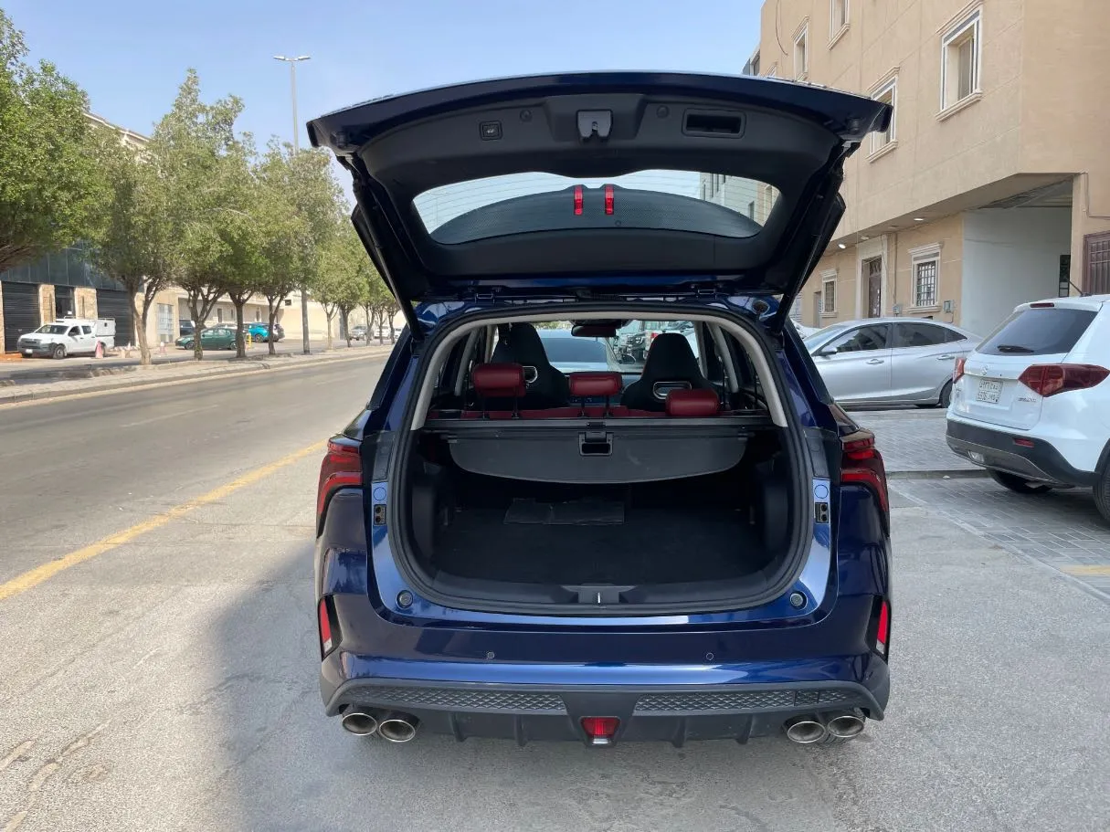 Car image 23