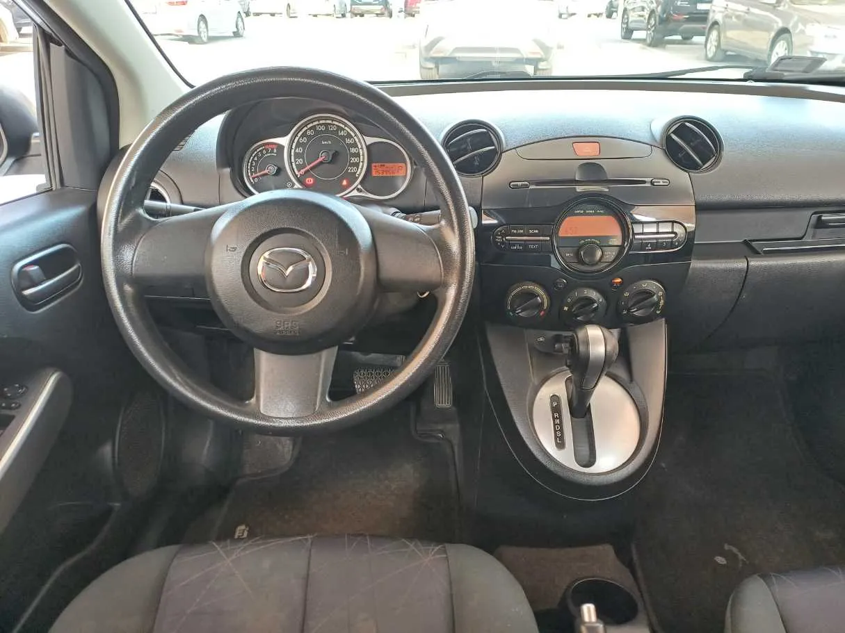 Car image 17