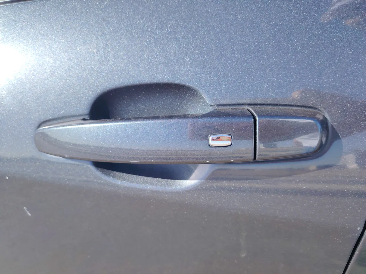 Car image 25
