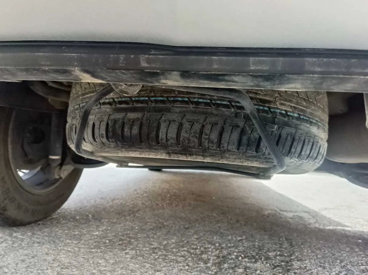 Car image 27