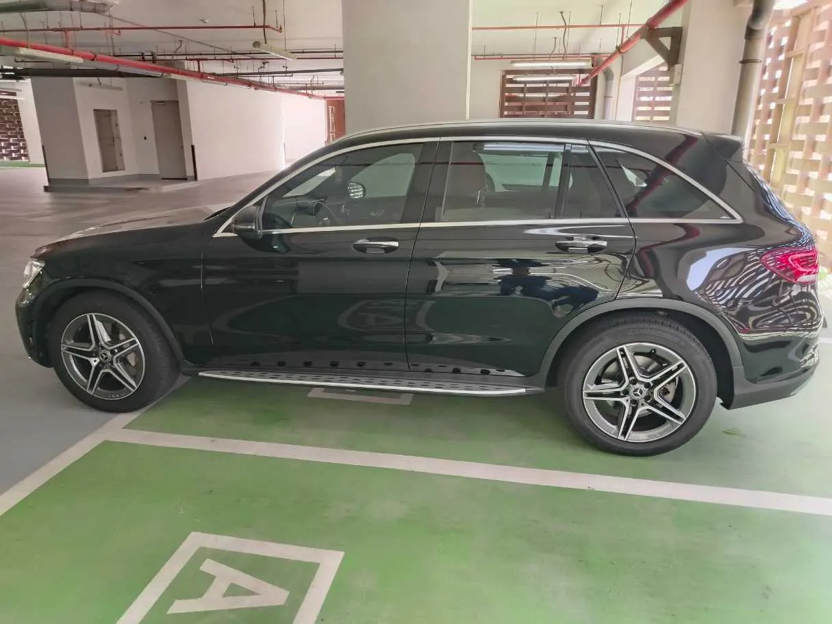 Car image 9