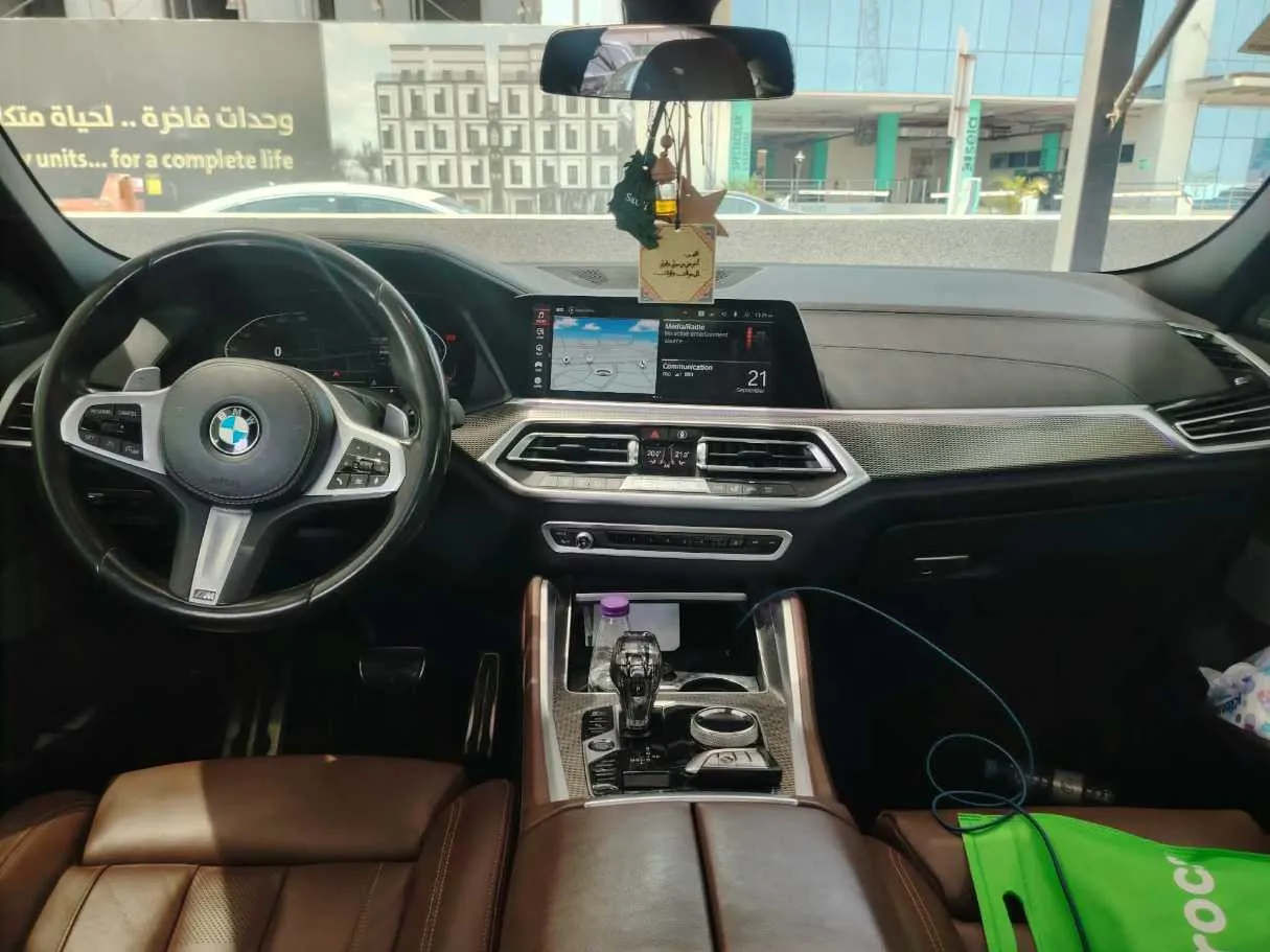 Car image 21