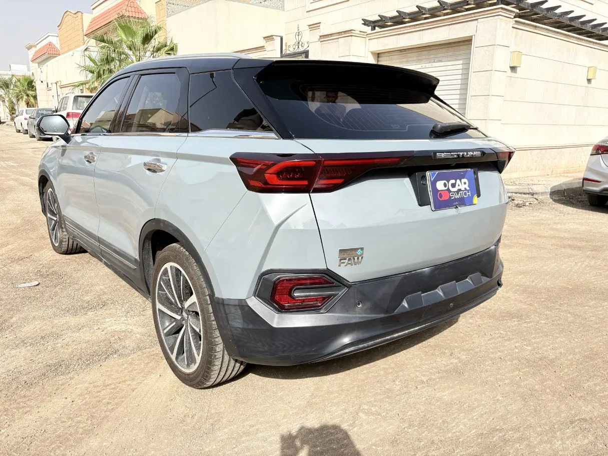 Car image 7