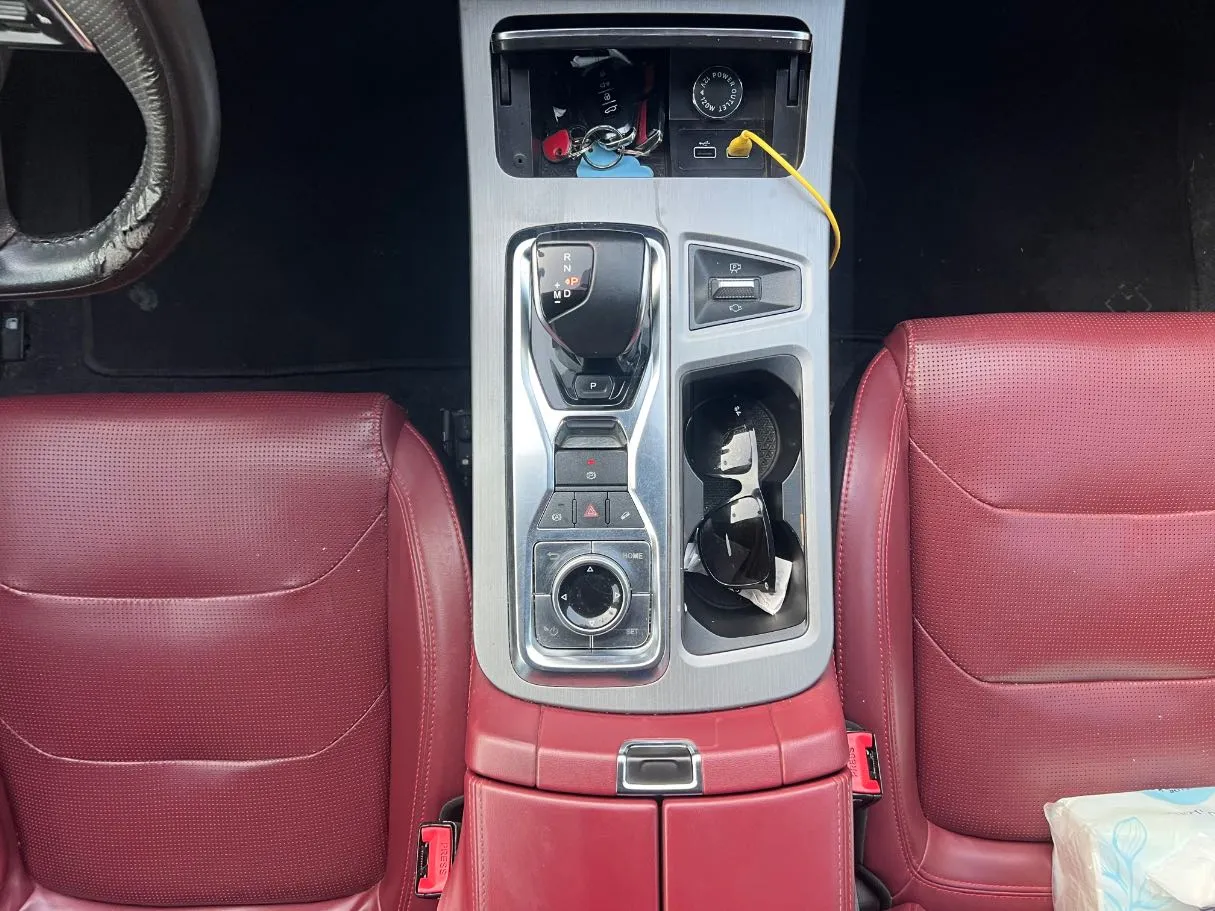 Car image 17