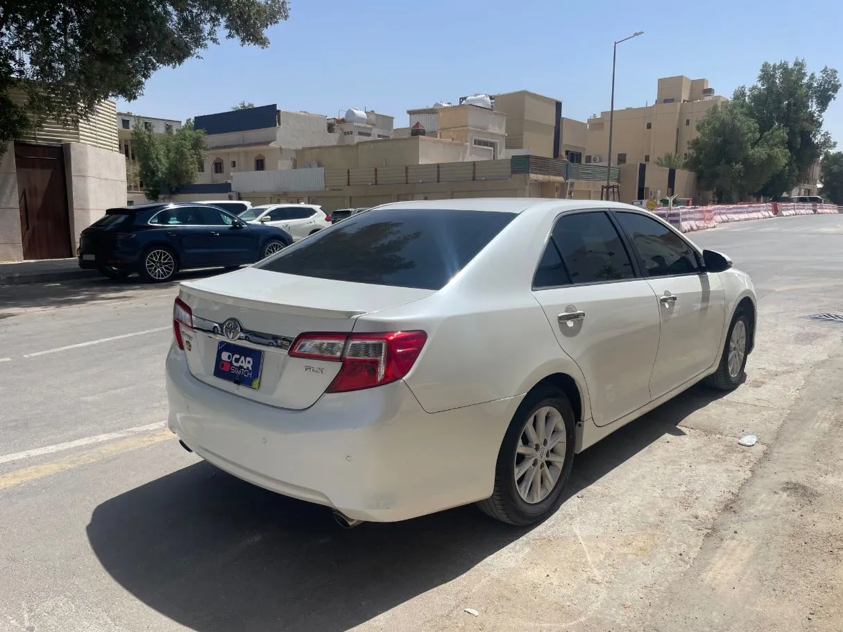 Car image 5