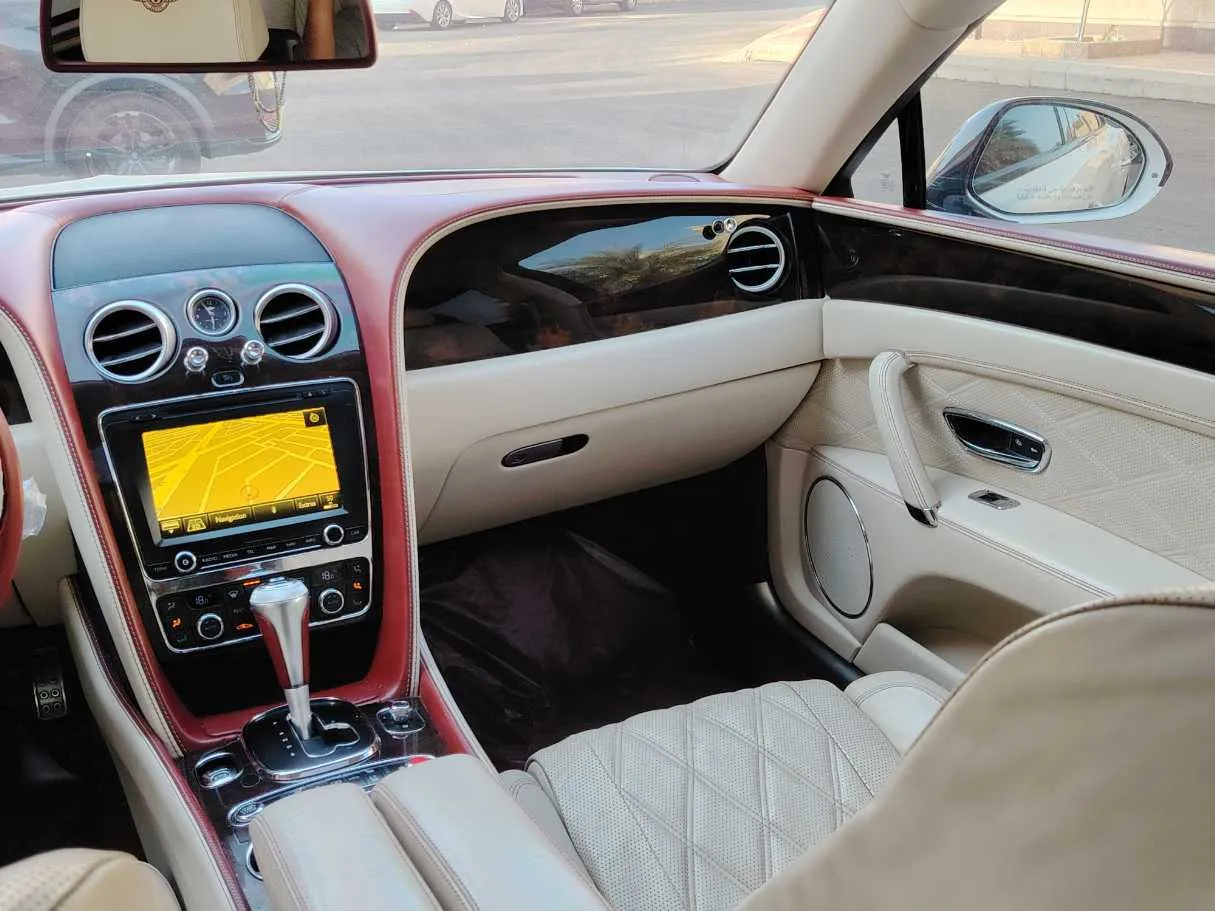 Car image 21
