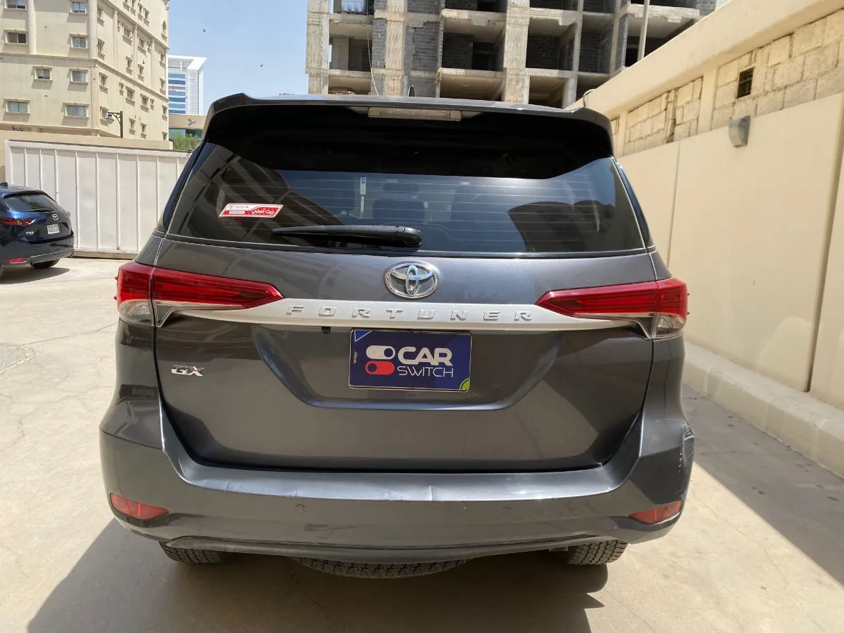 Car image 6