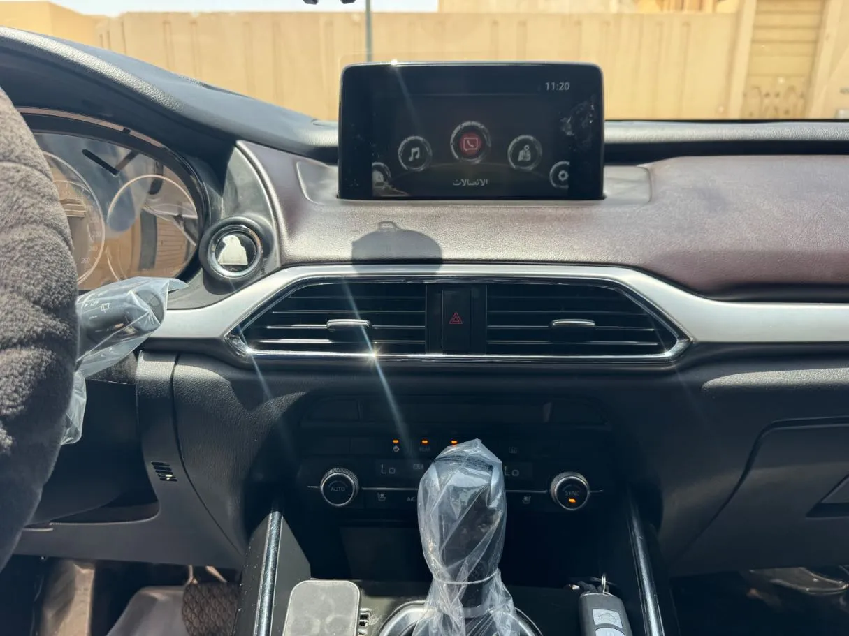 Car image 16