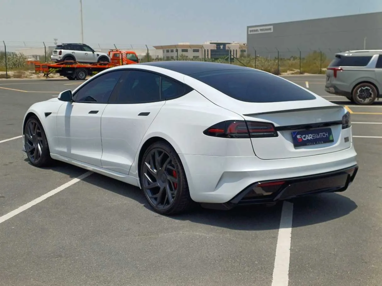 Car image 7
