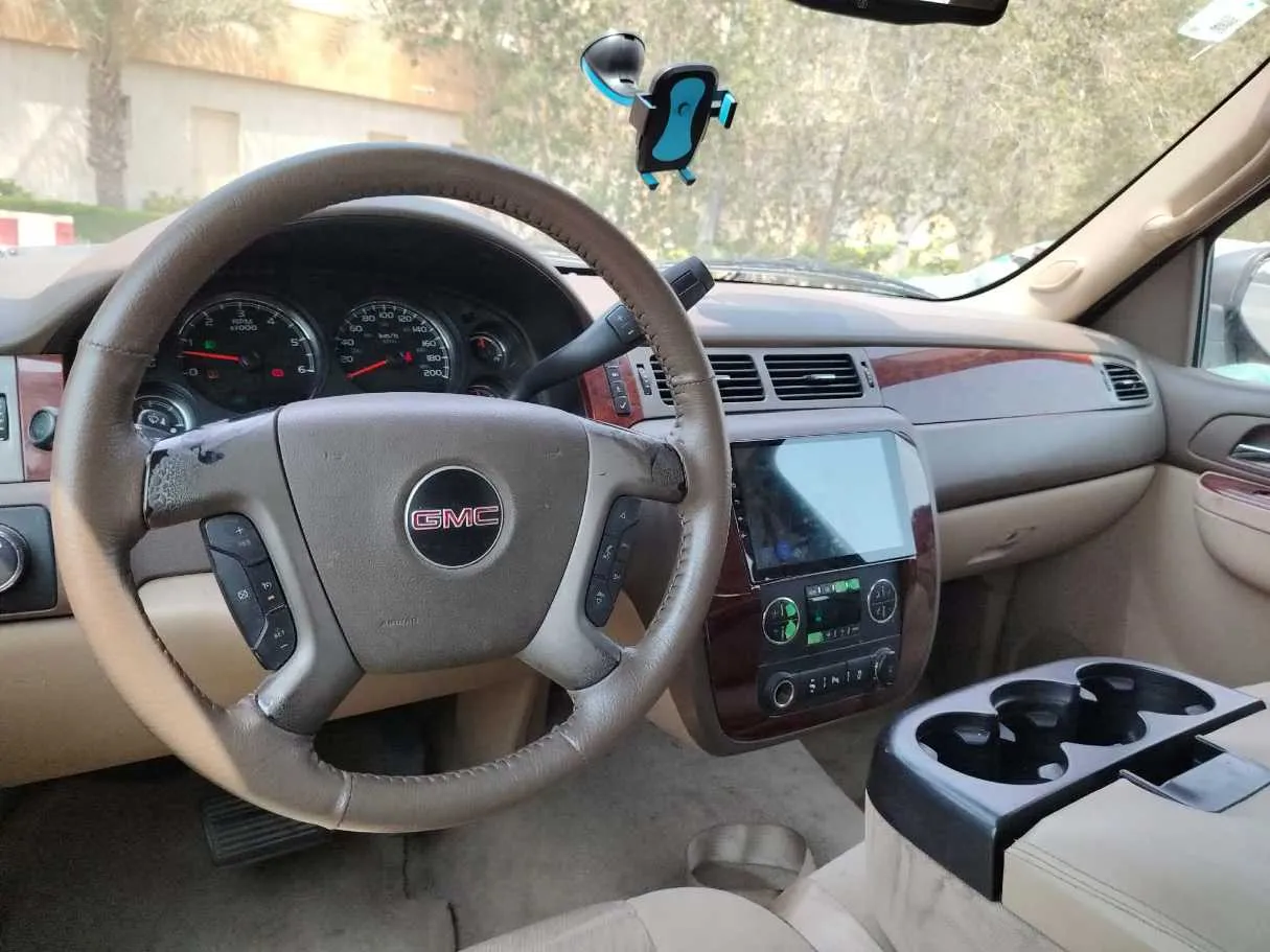 Car image 26