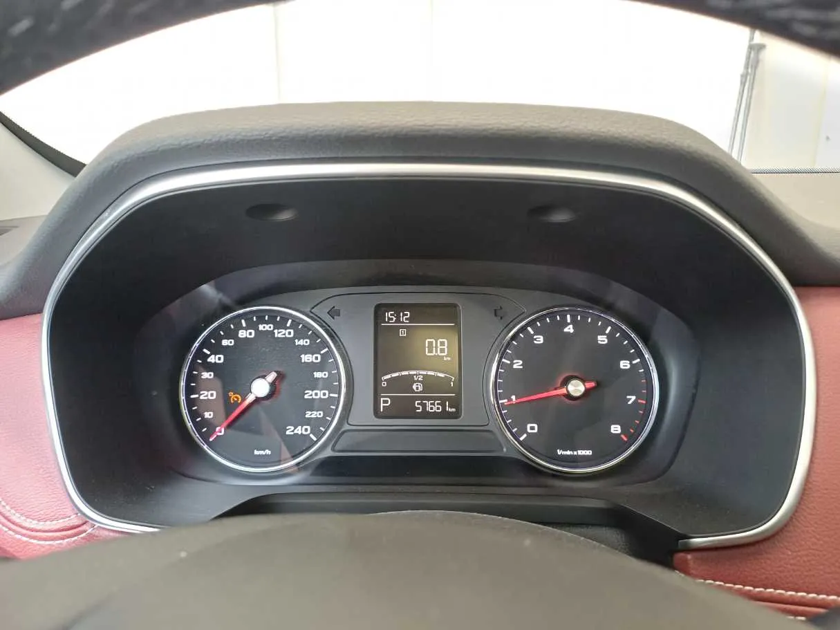 Car image 18