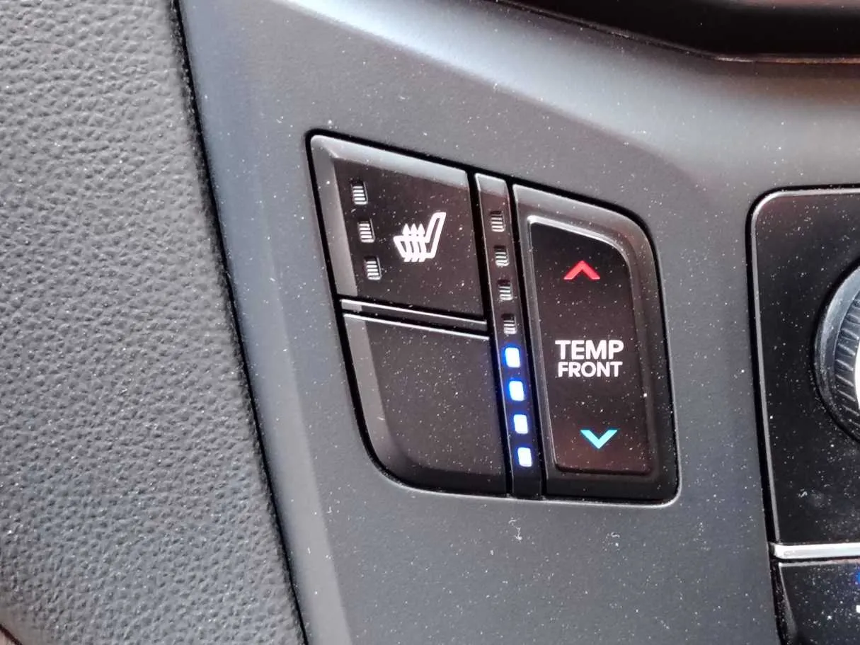 Car image 29