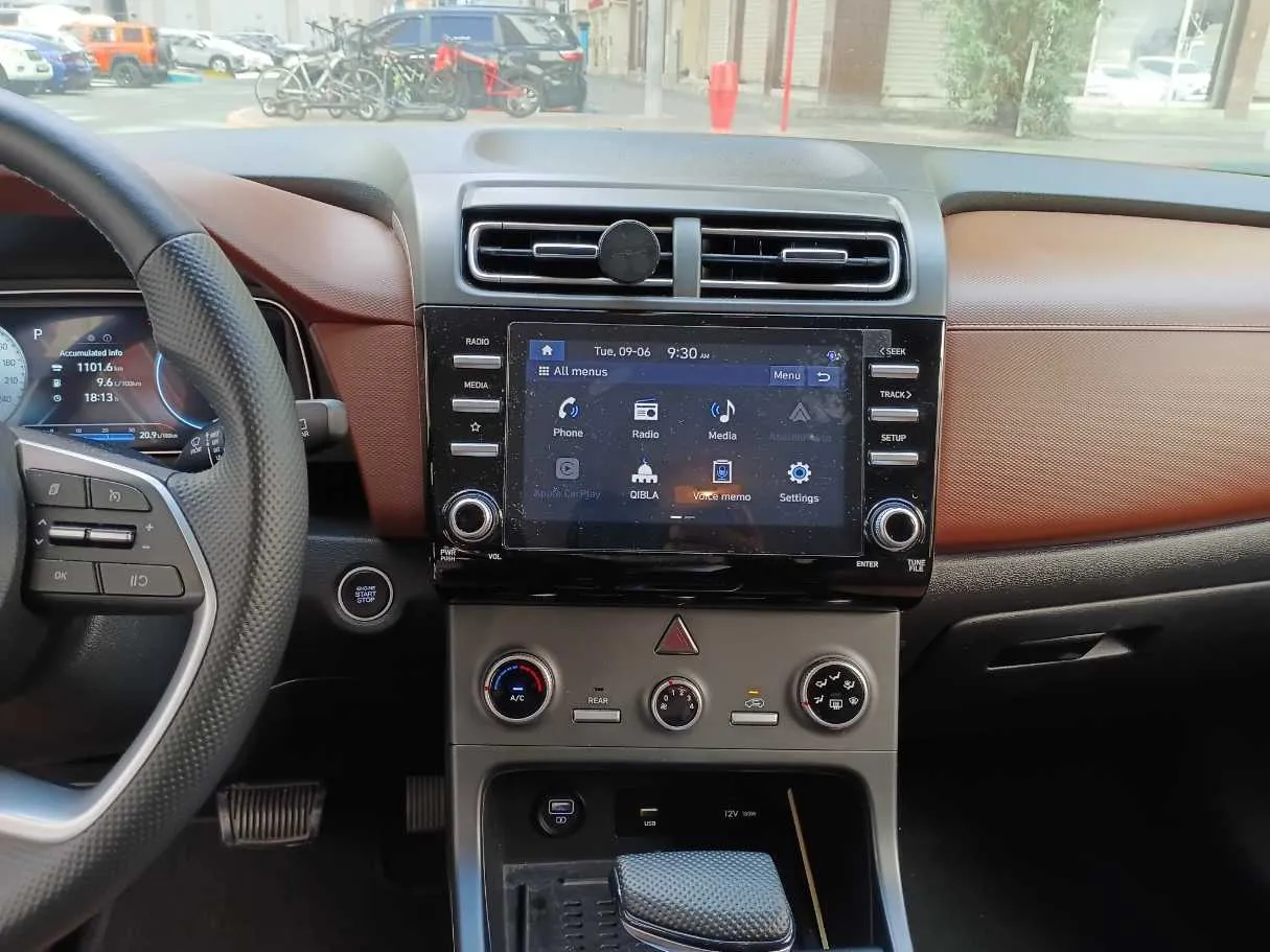Car image 17