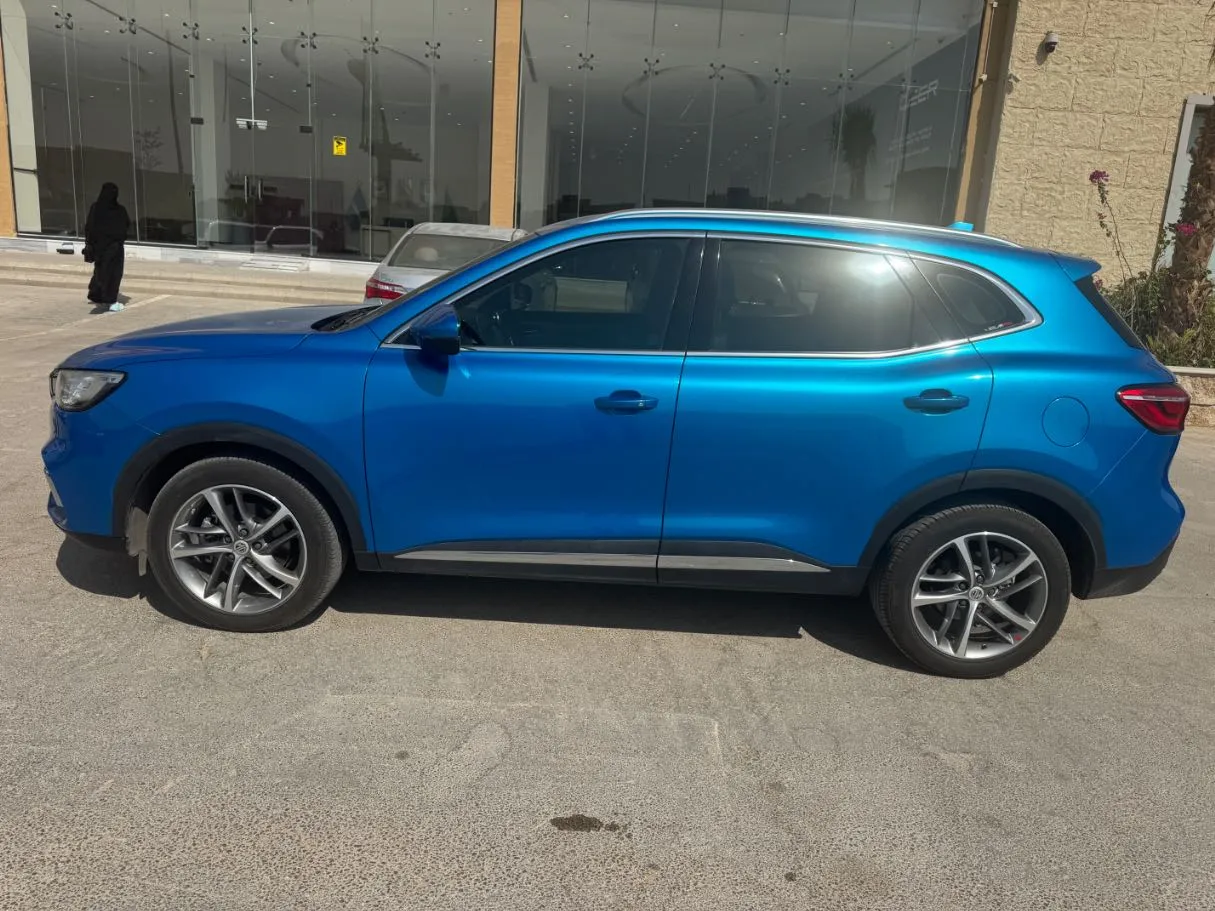 Car image 8