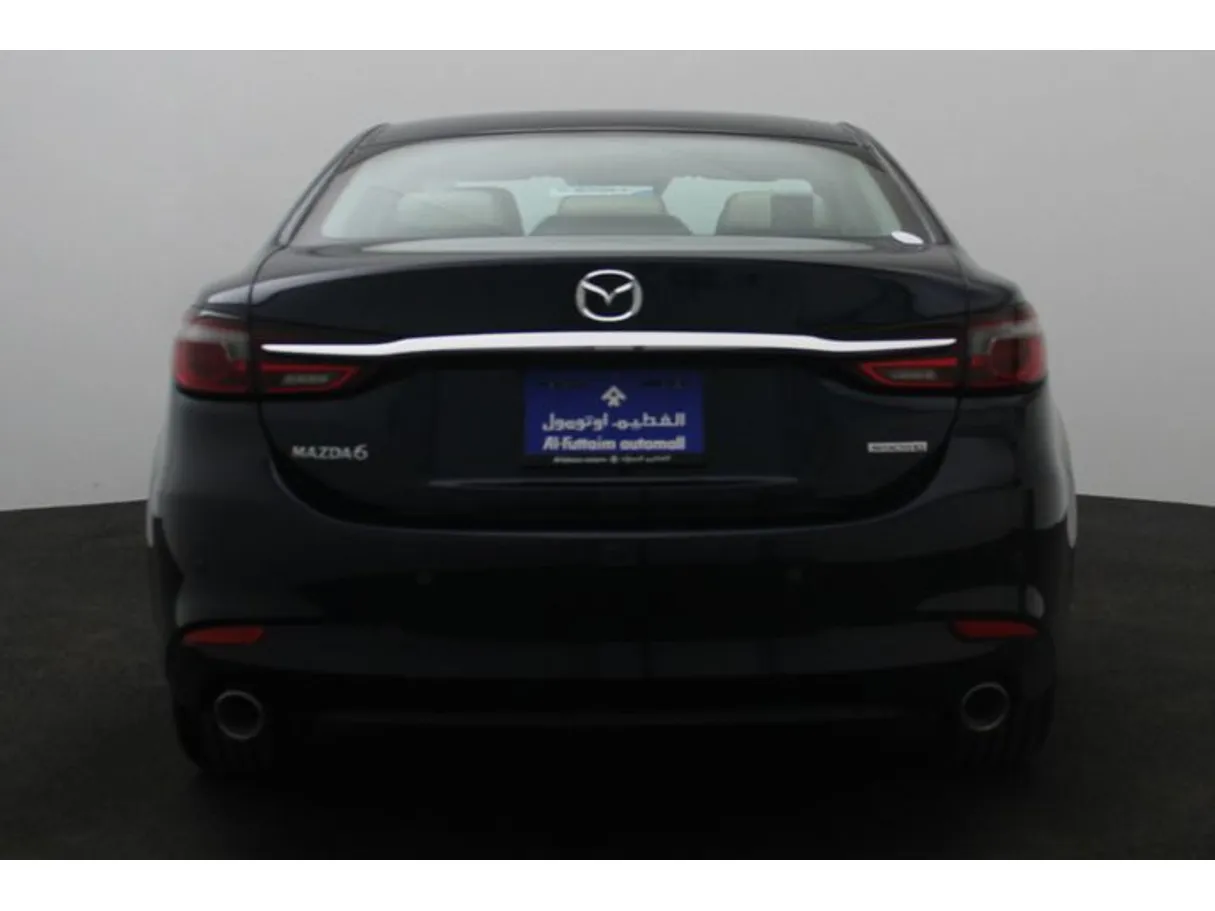 Car image 12